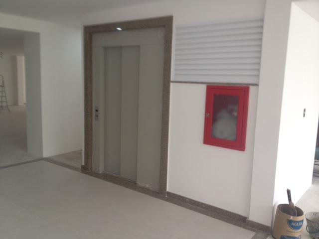 Apartamento à venda com 4 quartos, 250m² - Foto 3