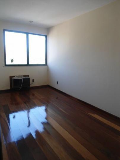 Apartamento à venda com 5 quartos, 312m² - Foto 2