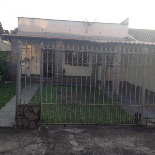 Casa à venda com 3 quartos, 300m² - Foto 2