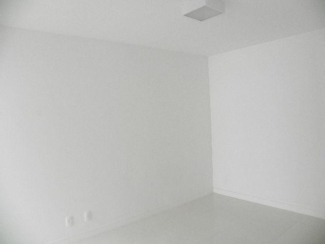 Apartamento à venda com 2 quartos, 80m² - Foto 13