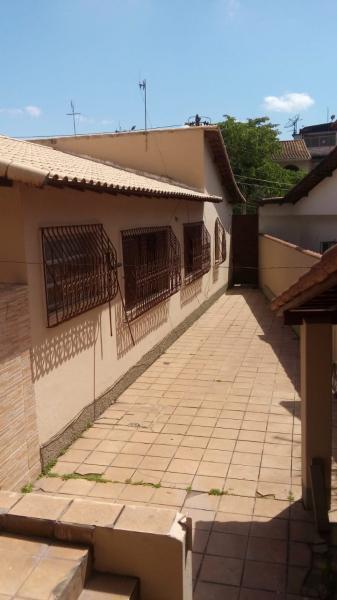 Casa à venda com 4 quartos, 188m² - Foto 5