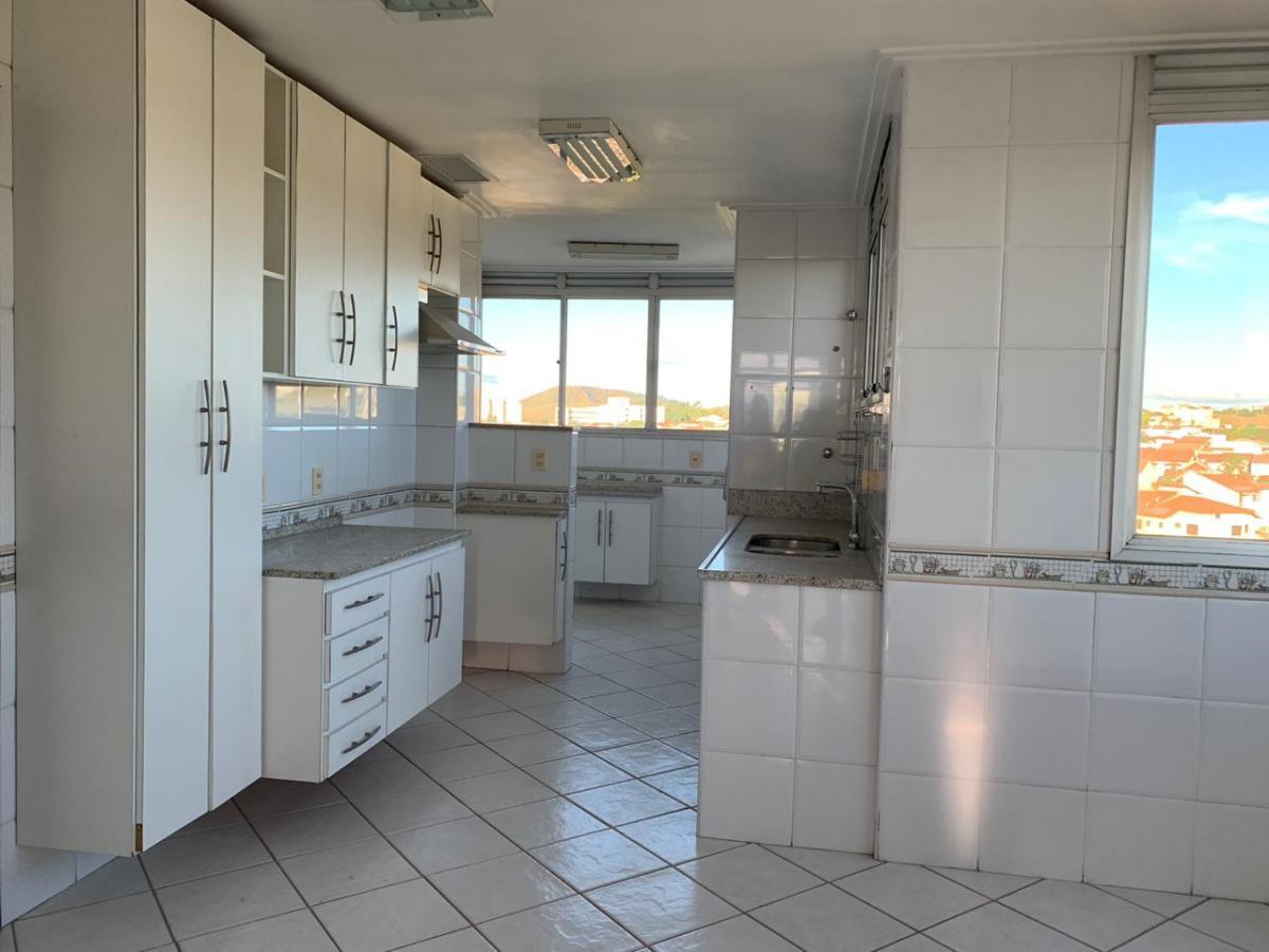 Apartamento à venda com 4 quartos, 258m² - Foto 7