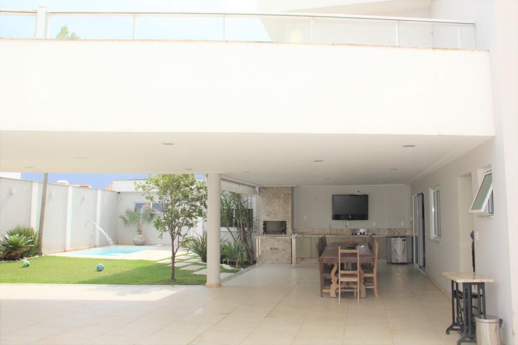 Casa à venda com 4 quartos, 383m² - Foto 9