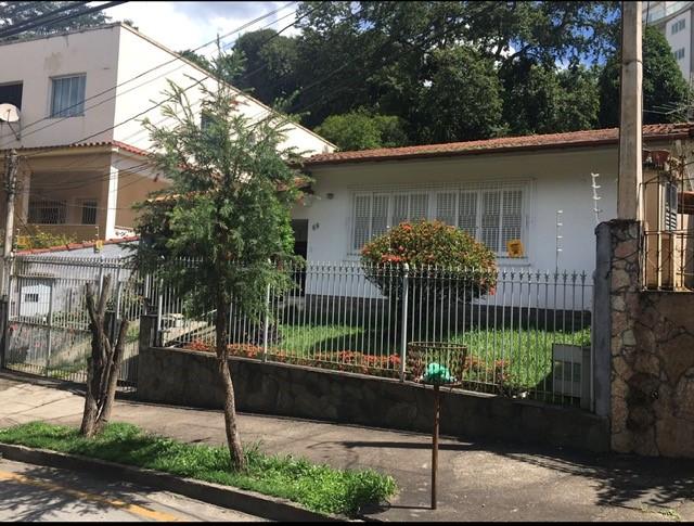 Casa à venda com 4 quartos, 450m² - Foto 2