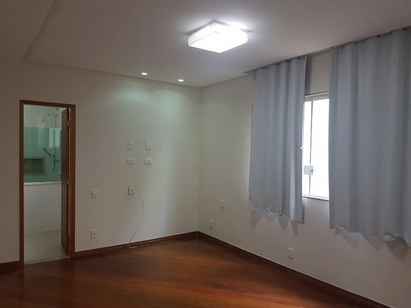 Casa à venda com 3 quartos, 343m² - Foto 20