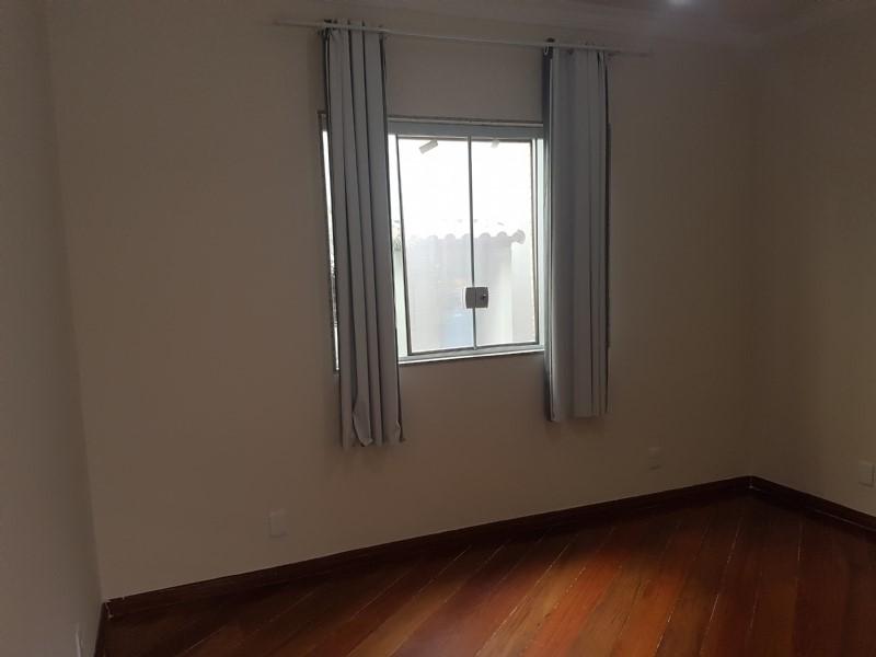 Casa à venda com 3 quartos, 343m² - Foto 16