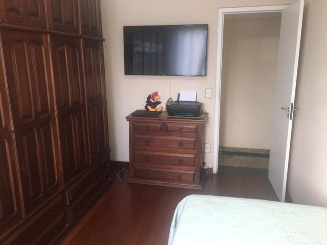 Apartamento à venda com 3 quartos, 218m² - Foto 17