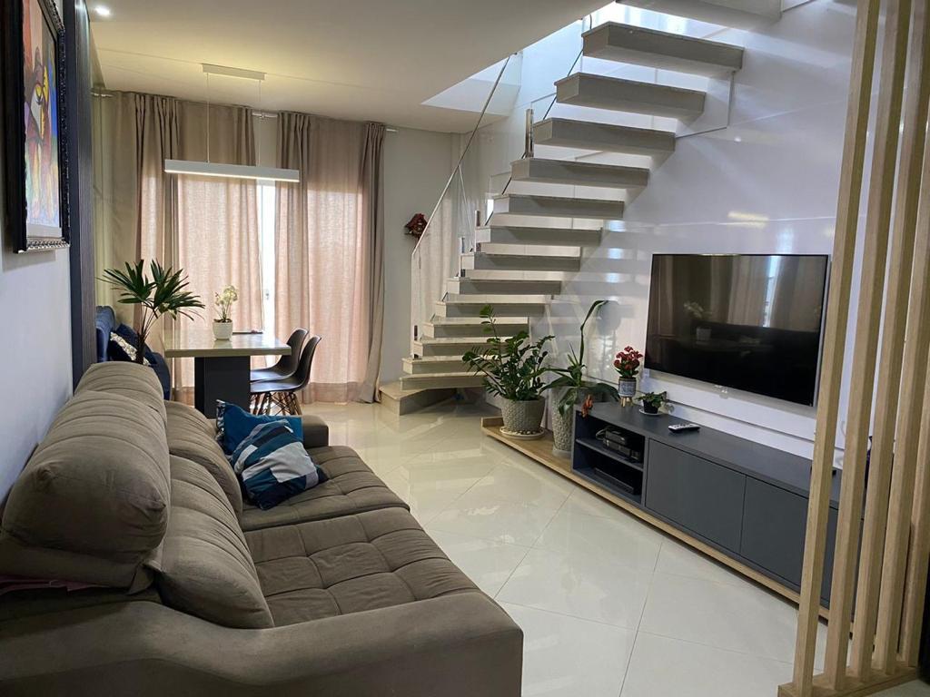 Apartamento à venda com 3 quartos, 193m² - Foto 2