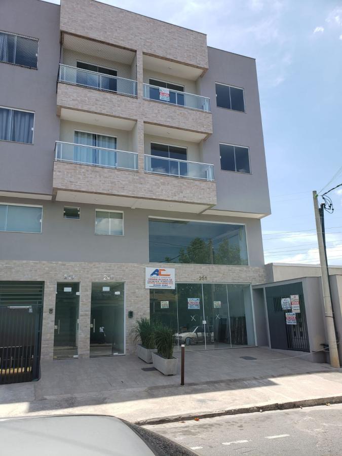 Apartamento à venda com 2 quartos, 70m² - Foto 1