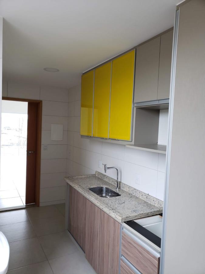 Apartamento à venda com 2 quartos, 70m² - Foto 2