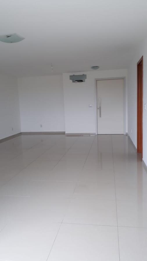 Apartamento à venda com 3 quartos, 160m² - Foto 17