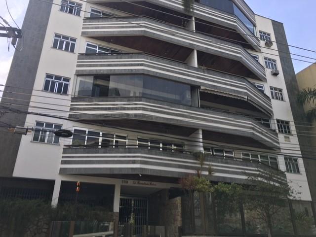 Apartamento à venda com 4 quartos, 231m² - Foto 1