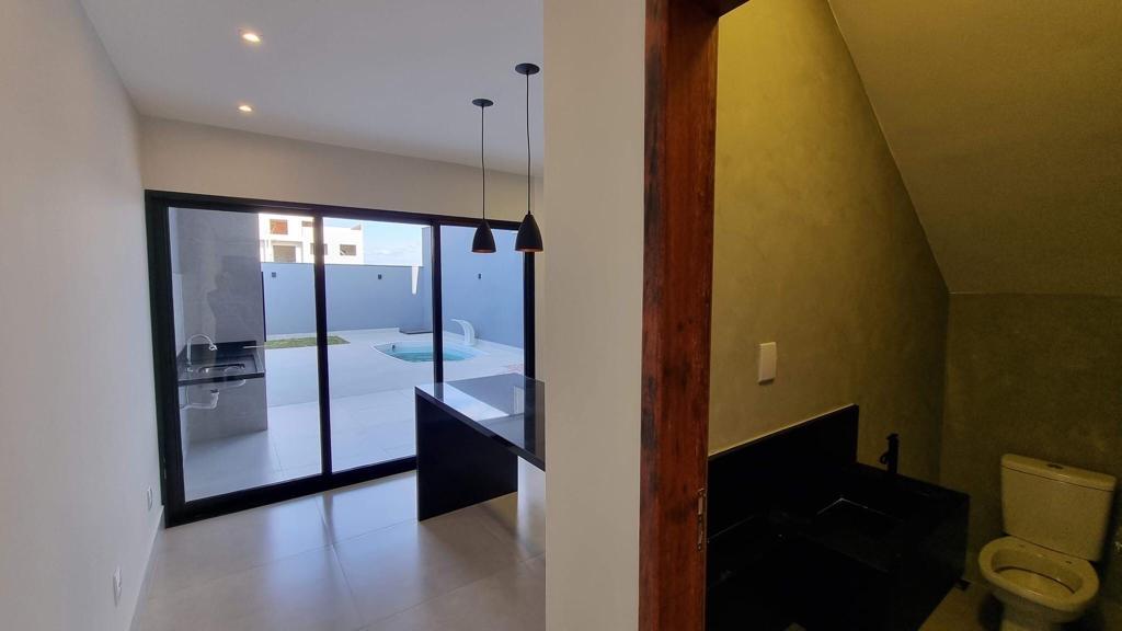 Casa à venda com 3 quartos, 219m² - Foto 4