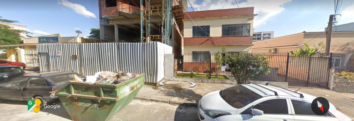 Casa à venda com 6 quartos, 367m² - Foto 1