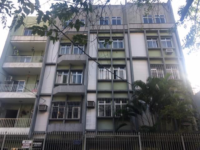 Apartamento à venda com 3 quartos, 134m² - Foto 2