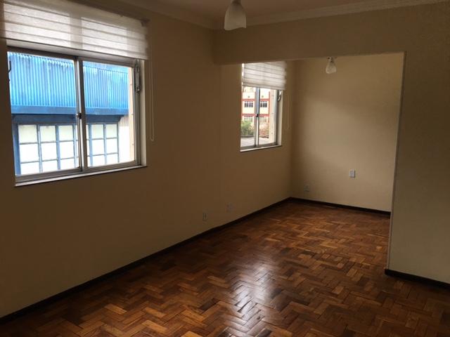 Apartamento à venda com 2 quartos, 60m² - Foto 2