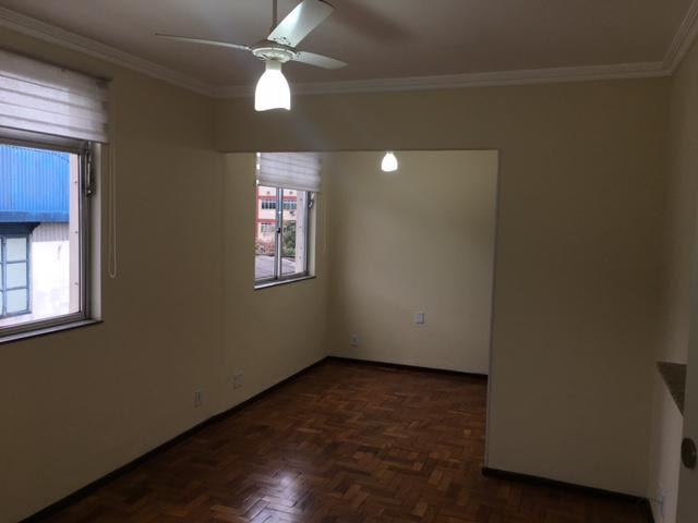 Apartamento à venda com 2 quartos, 60m² - Foto 18