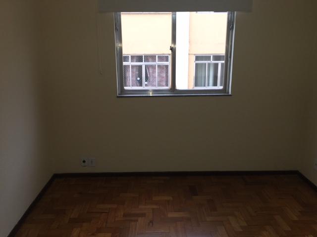 Apartamento à venda com 2 quartos, 60m² - Foto 17