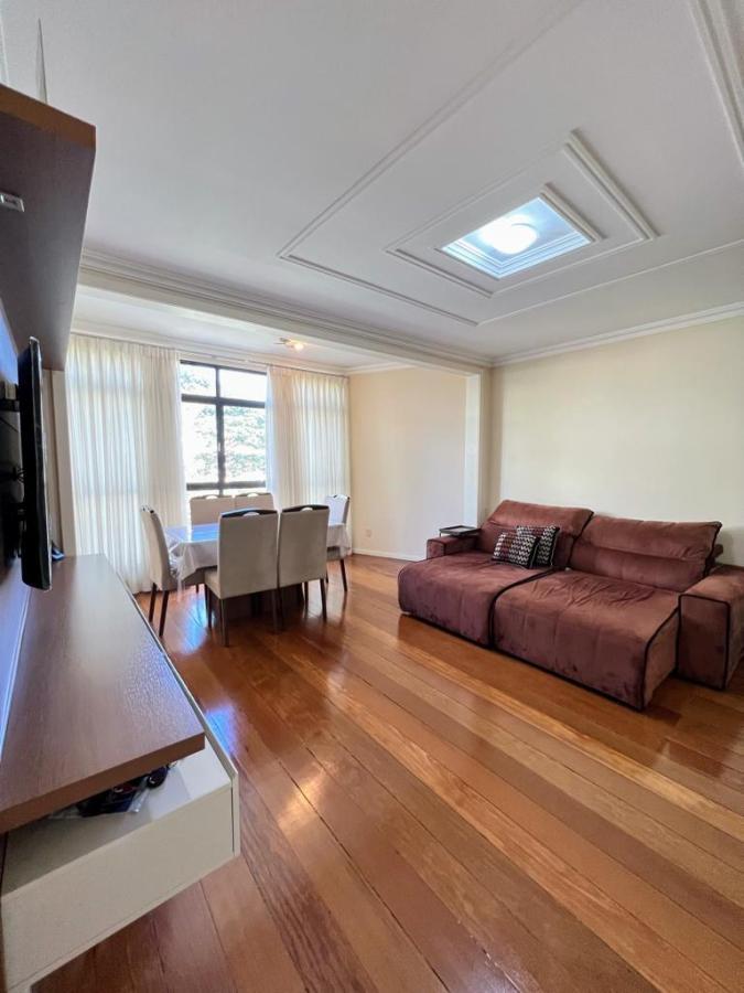 Apartamento à venda com 3 quartos, 151m² - Foto 2