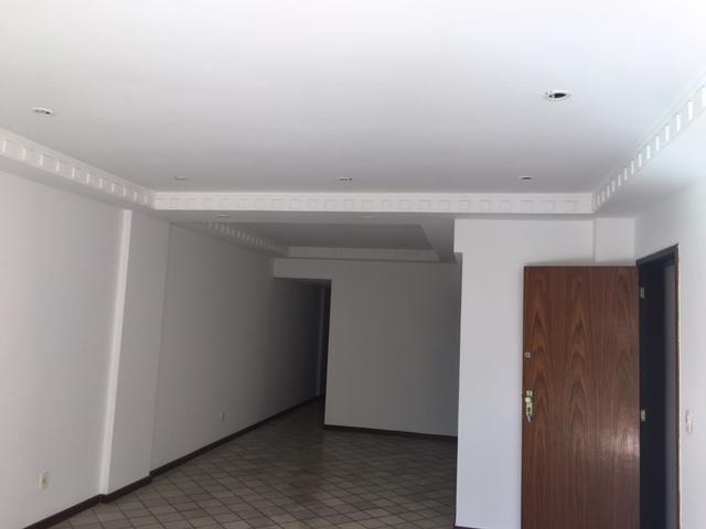 Apartamento à venda com 3 quartos, 228m² - Foto 15