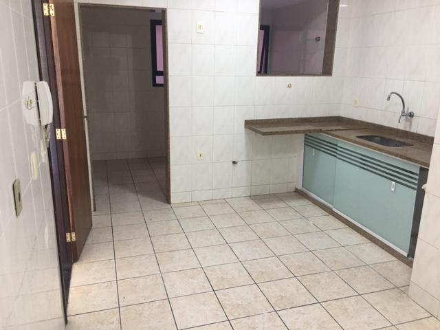 Apartamento à venda com 3 quartos, 228m² - Foto 24