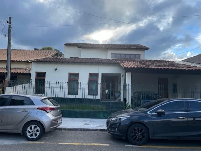 Casa à venda com 5 quartos, 293m² - Foto 2