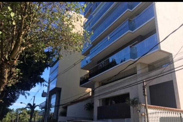 Apartamento à venda com 4 quartos, 198m² - Foto 2