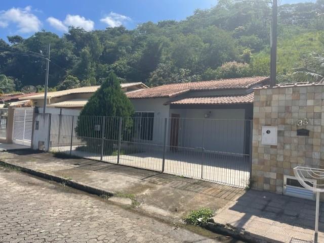 Casa à venda com 2 quartos, 300m² - Foto 1