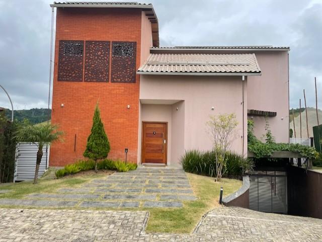 Casa à venda com 4 quartos, 739m² - Foto 1