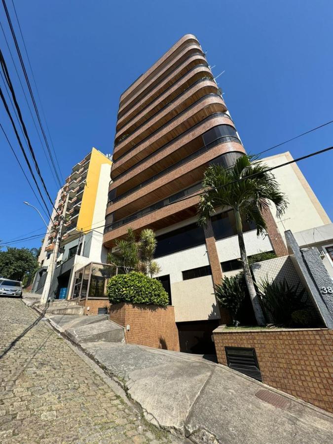 Apartamento à venda com 3 quartos, 246m² - Foto 1