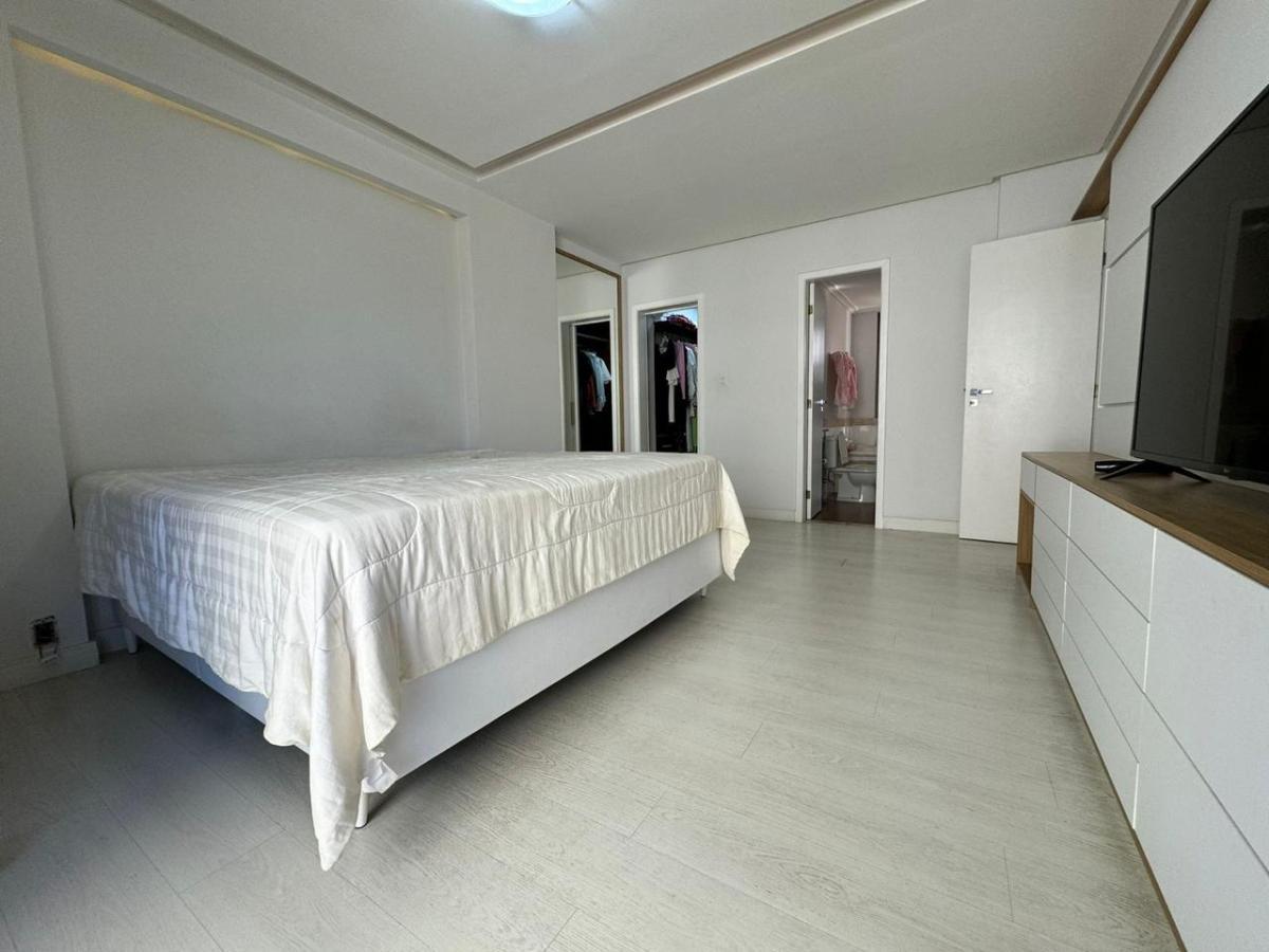 Apartamento à venda com 3 quartos, 246m² - Foto 11