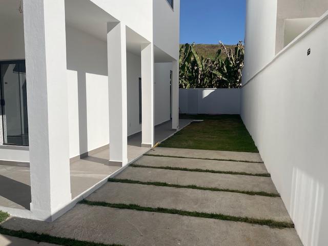 Casa à venda com 3 quartos, 215m² - Foto 3