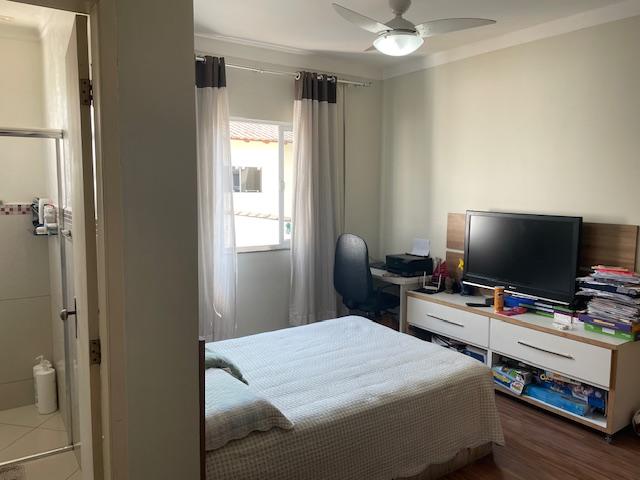 Casa à venda com 4 quartos, 200m² - Foto 16