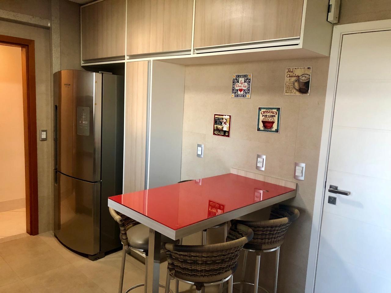 Apartamento à venda com 3 quartos, 159m² - Foto 13