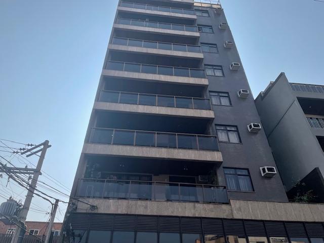 Apartamento à venda com 4 quartos, 210m² - Foto 1