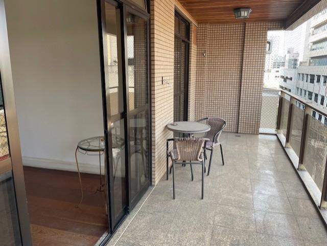 Apartamento à venda com 4 quartos, 210m² - Foto 6