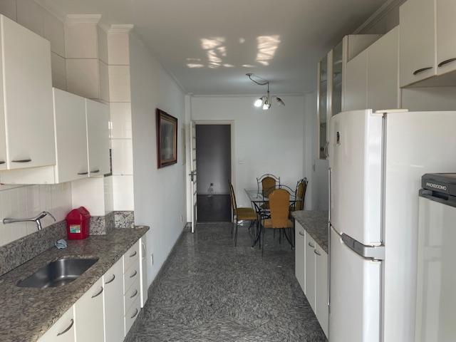 Apartamento à venda com 4 quartos, 210m² - Foto 25