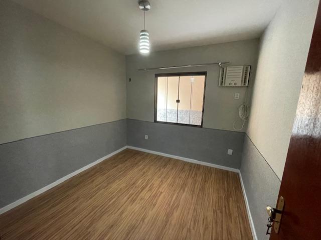 Casa à venda com 2 quartos, 300m² - Foto 6