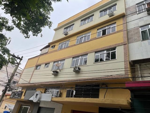 Apartamento à venda com 4 quartos, 213m² - Foto 1