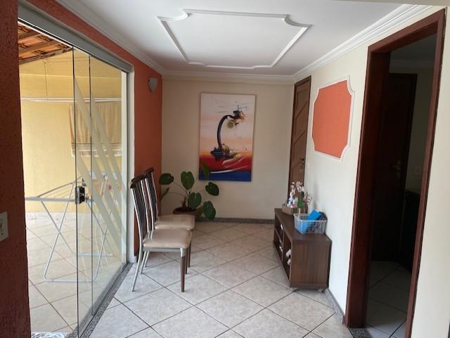 Apartamento à venda com 4 quartos, 213m² - Foto 2