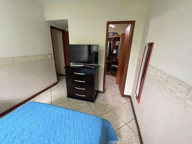 Apartamento à venda com 4 quartos, 213m² - Foto 17