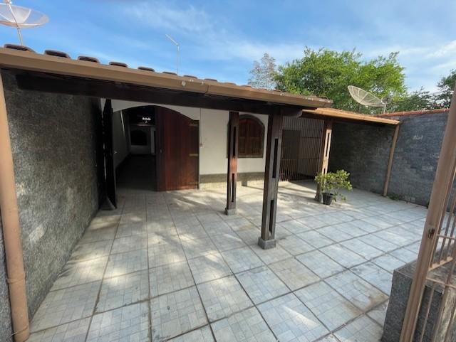 Casa à venda com 3 quartos, 160m² - Foto 1