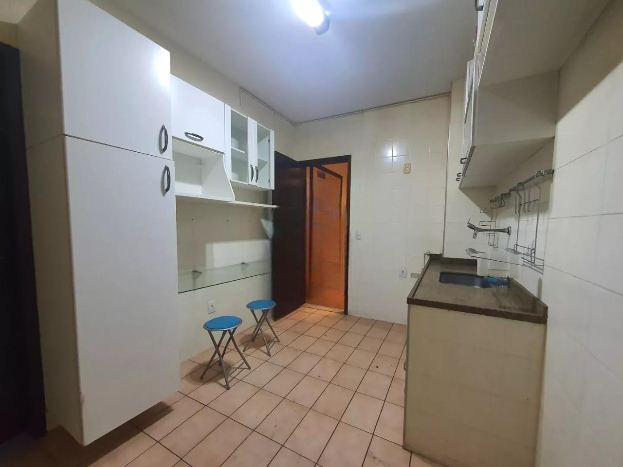 Apartamento à venda com 3 quartos, 159m² - Foto 10