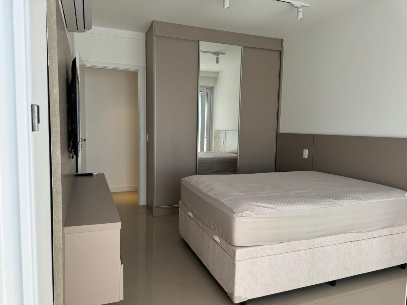 Apartamento à venda com 4 quartos, 198m² - Foto 18