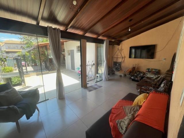 Casa à venda com 4 quartos, 210m² - Foto 18