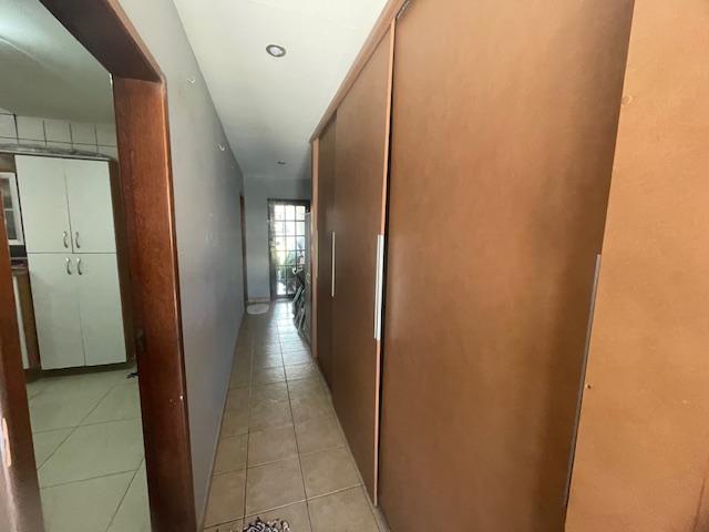 Casa à venda com 4 quartos, 210m² - Foto 17