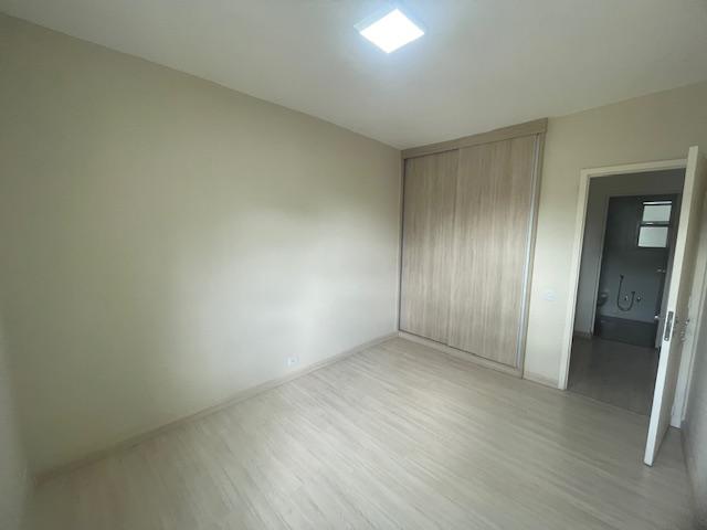 Apartamento à venda com 3 quartos, 156m² - Foto 12