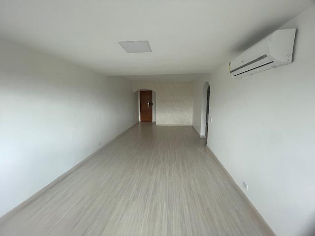 Apartamento à venda com 3 quartos, 156m² - Foto 9