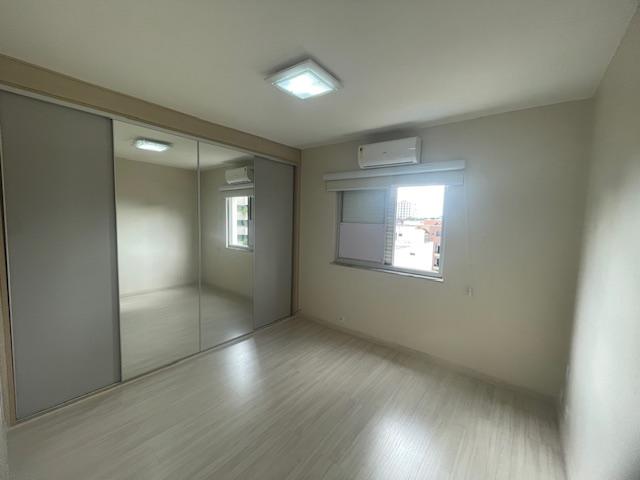 Apartamento à venda com 3 quartos, 156m² - Foto 15