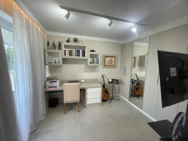 Apartamento à venda com 4 quartos, 198m² - Foto 35